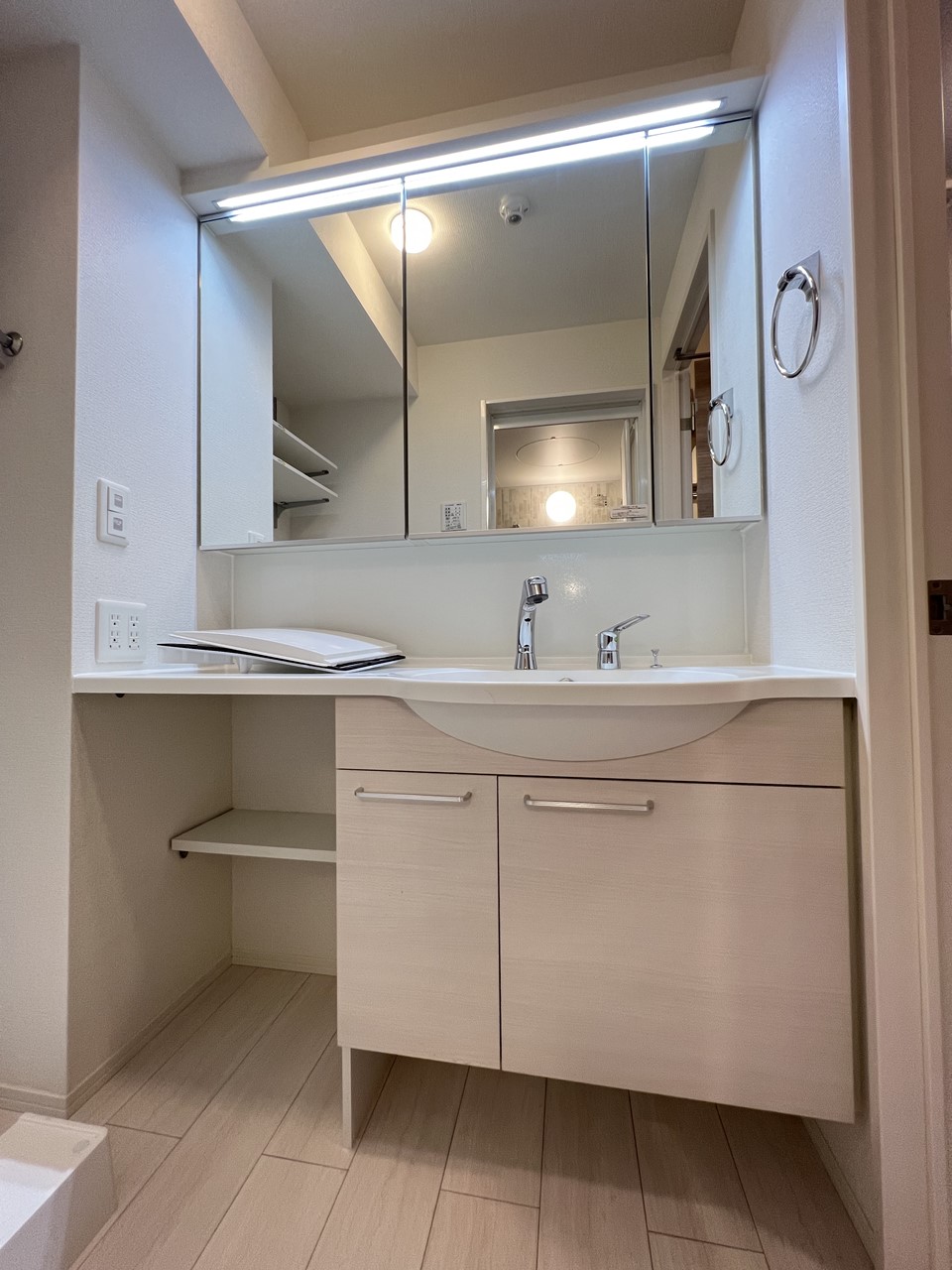 洗面設備　同施工物件内装写真