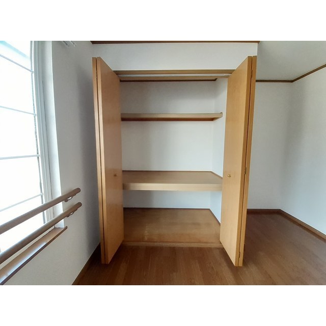 収納　階段上収納