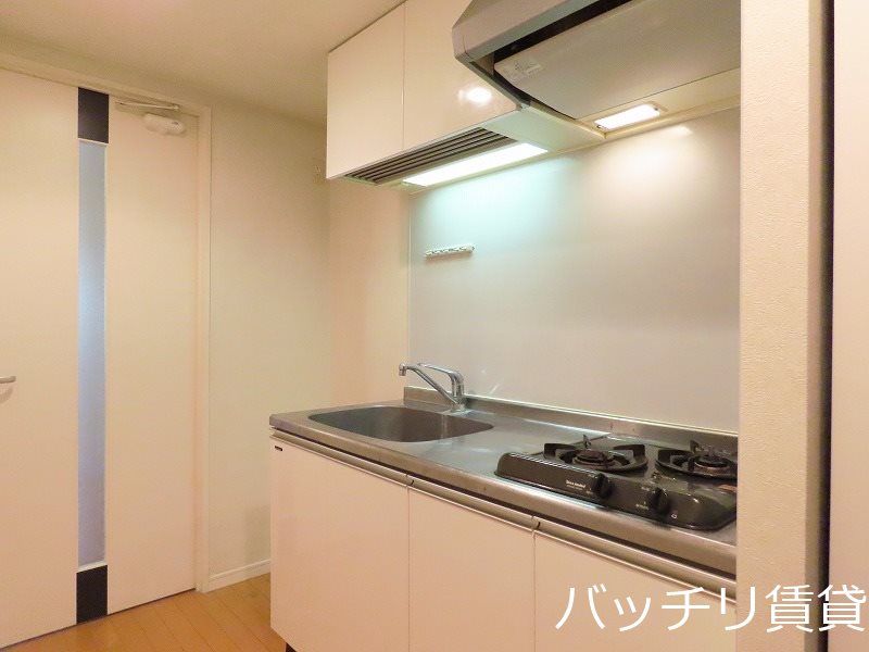 キッチン　別号室タイプの為、現状を優先いたします