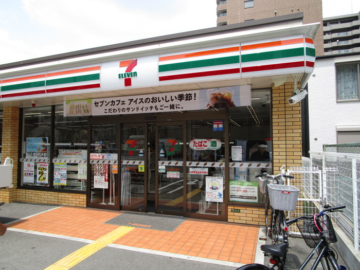 コンビニ　セブンイレブン（コンビニ）まで244m