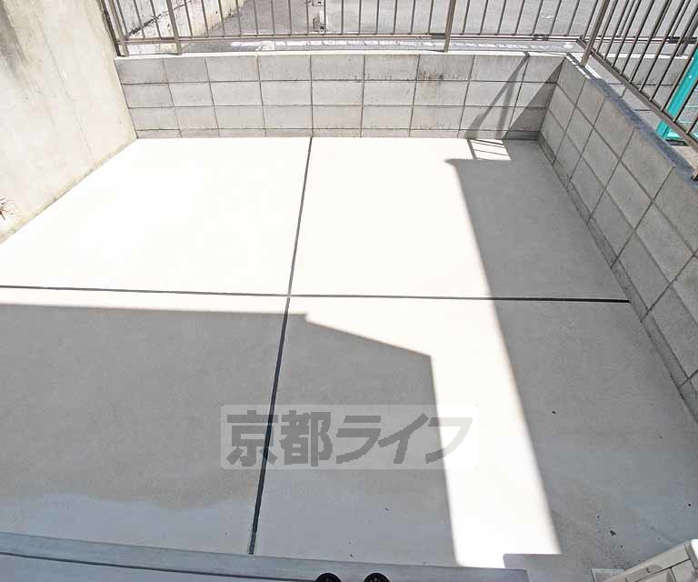 バルコニー　広い庭です。