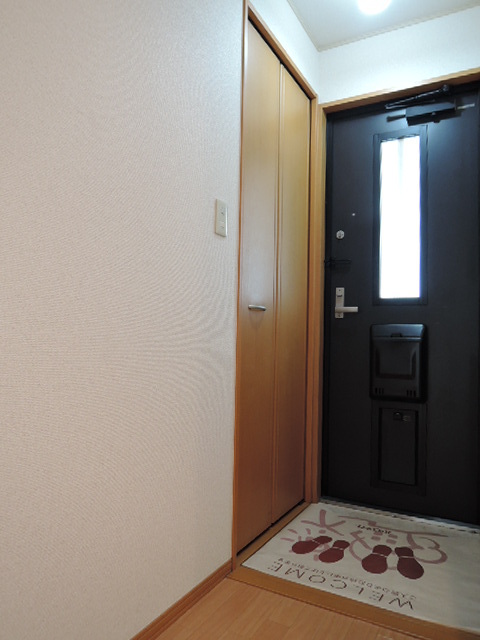 玄関　下駄箱あり