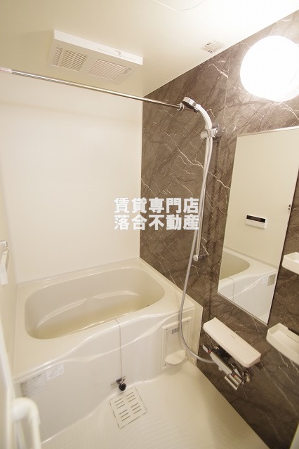 バス・シャワールーム　浴室乾燥機付き