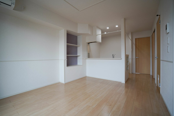 居室・リビング　同じ建物の別の部屋