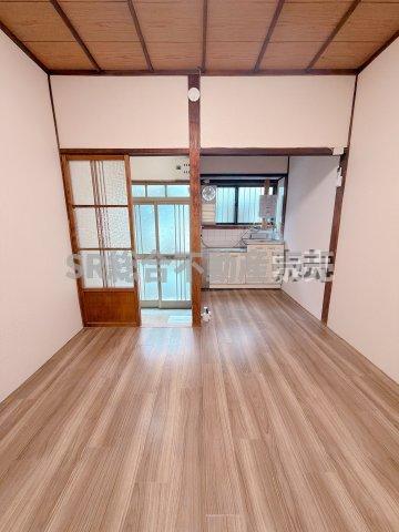大東市北条2丁目テラスハウスの居間写真