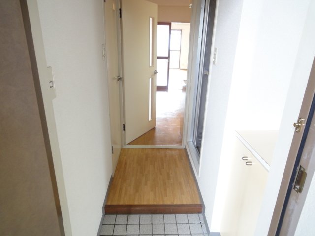 玄関　同物件別号室