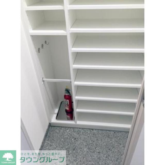 玄関　※写真は同タイプ住戸です。