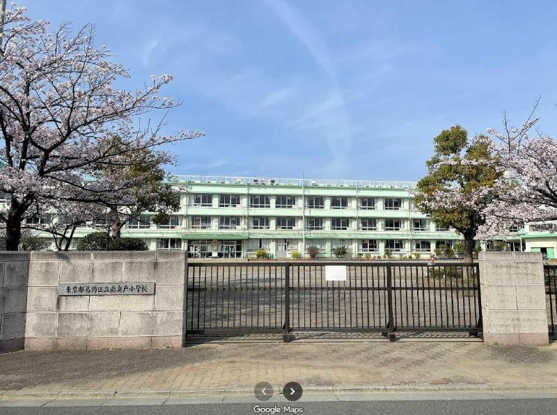 小学校　葛飾区立南奥戸小学校（小学校）まで550m