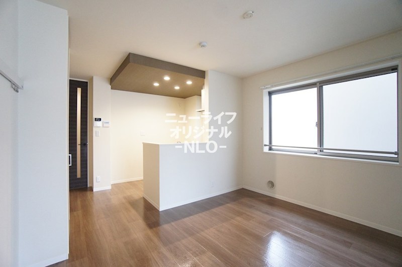 居室・リビング　11帖LDK☆家族や友人と会話が弾む対面式キッチン☆