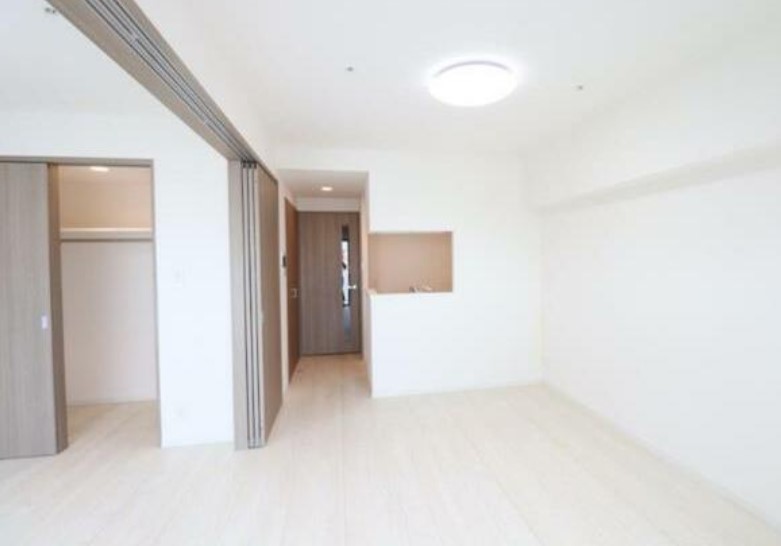 居室・リビング　☆明るい居間☆