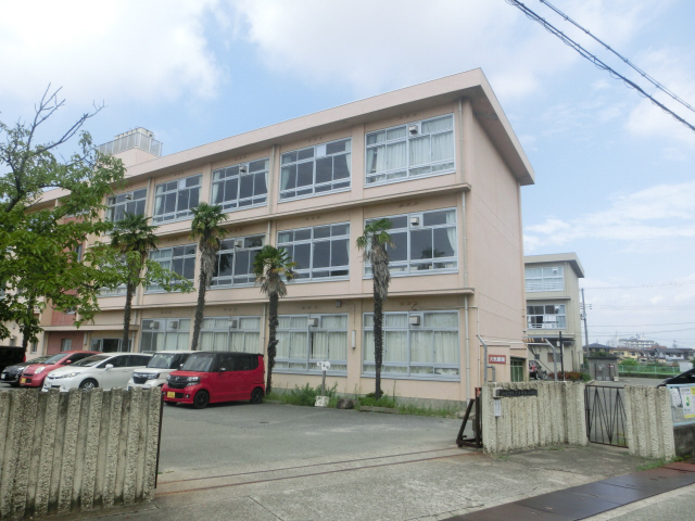 小学校　平岡南小学校（小学校）まで537m