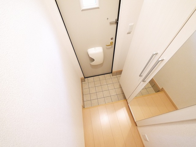 玄関　収納もある玄関です