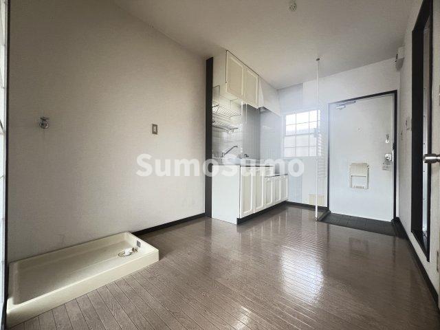 居室・リビング　こちらのリビングで趣味の時間をお楽しみください