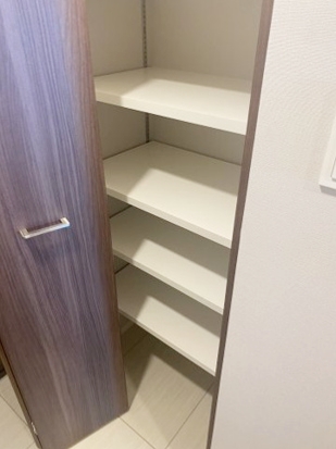 玄関　収納豊富なシューズボックスです♪