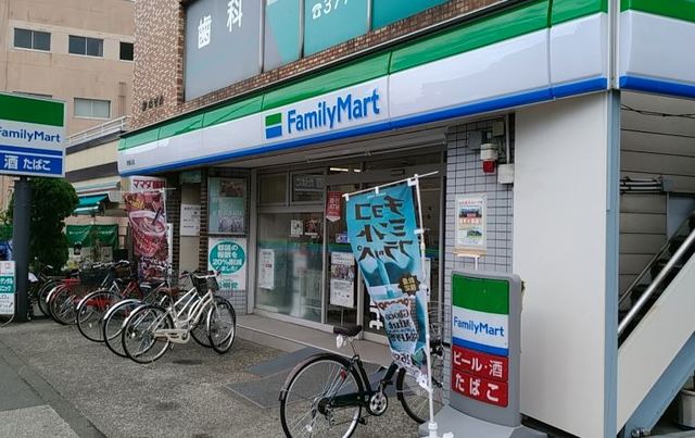 コンビニ　ファミリーマート東馬込店（コンビニ）まで377m