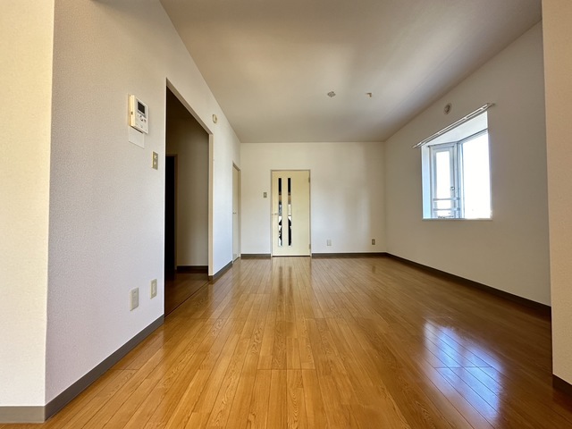 居室・リビング　別部屋参考写真です