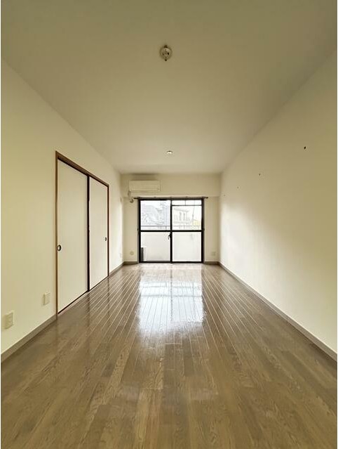 居室・リビング　使いやすい形の為、レイアウトを楽しめます♪