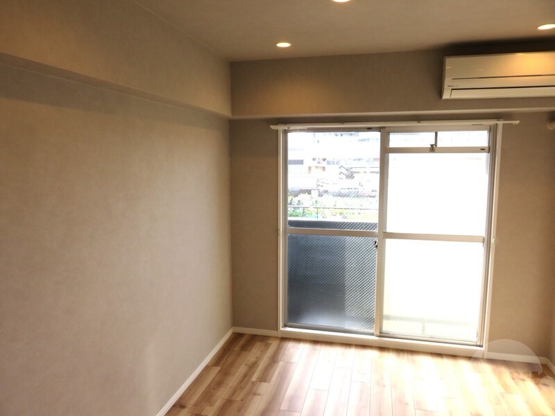 居室・リビング　明るい洋室です