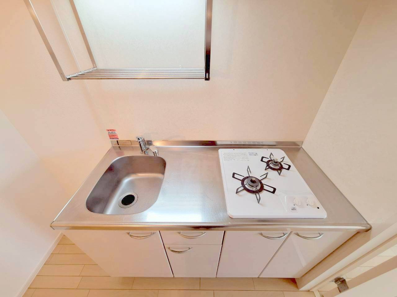 キッチン　★ガス２口システムキッチン／同物件別号室写真★