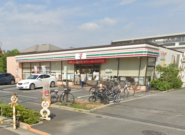 コンビニ　セブンイレブン江戸川北小岩7丁目店（コンビニ）まで365m