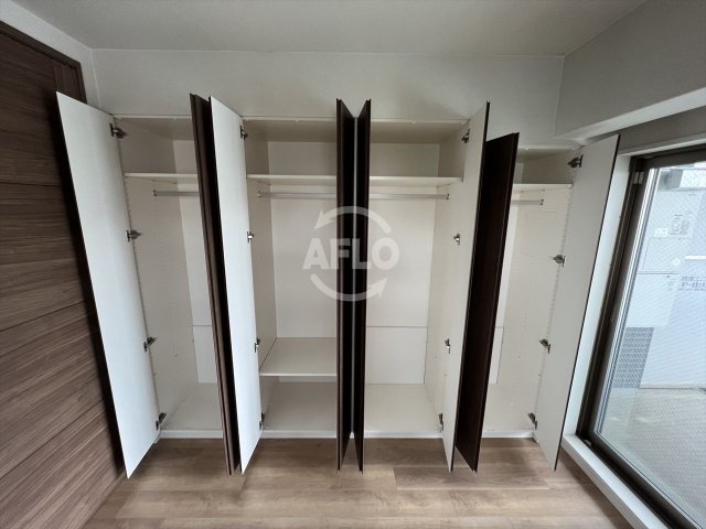 収納　サンクレイドル大手前　クローゼット・物置