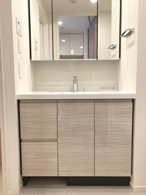 洗面設備　※写真は同タイプ住戸です。