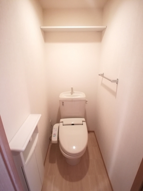 トイレ　温水洗浄暖房便座