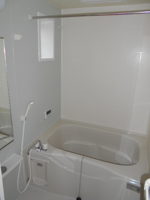 バス・シャワールーム　追焚機能付浴槽・浴室乾燥機完備