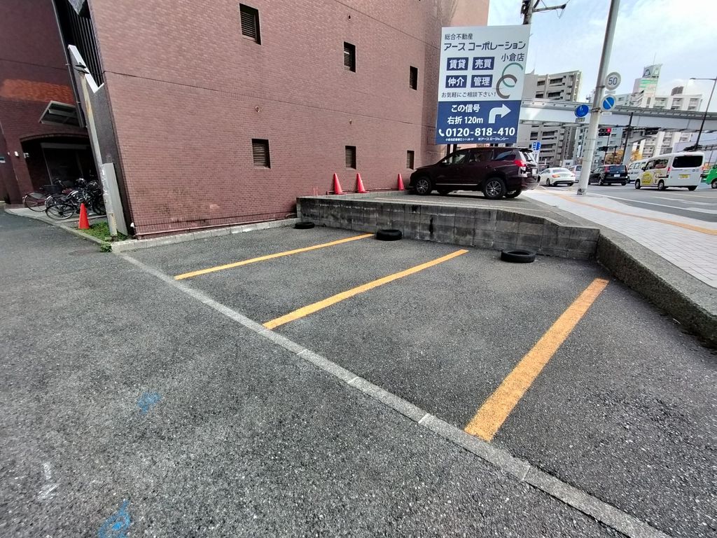 駐車場　駐車場