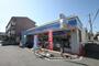 コンビニ　ローソン矢田駅前店（コンビニ）まで135m