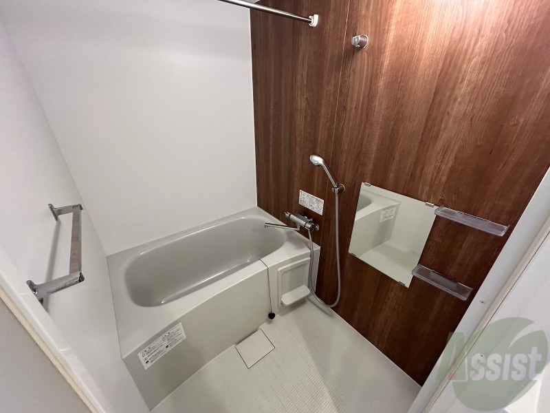 バス・シャワールーム　お風呂になります。一日の疲れを癒してくださいね。