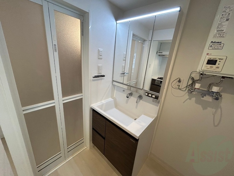 洗面設備　こちらに洗面台があります。朝の洗顔はこちらで。