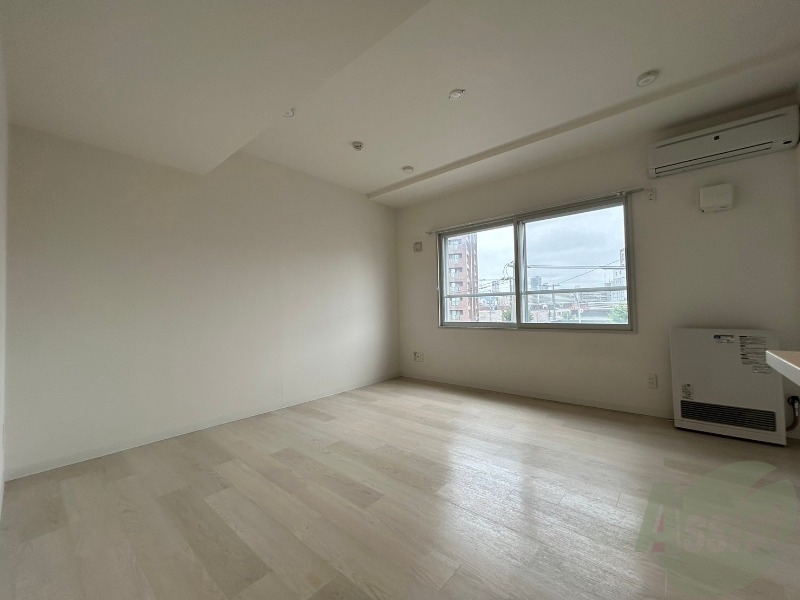 居室・リビング　広くてキレイなお部屋が広がっていて、充実した生活が送れそう。