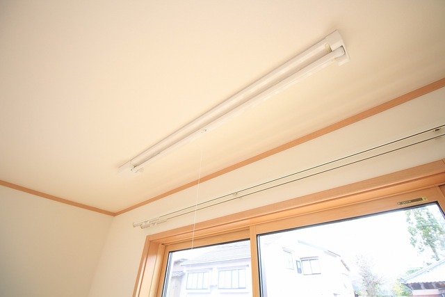 その他設備　室内物干しです