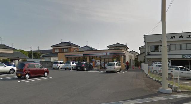 コンビニ　セブンイレブン（コンビニ）まで500m