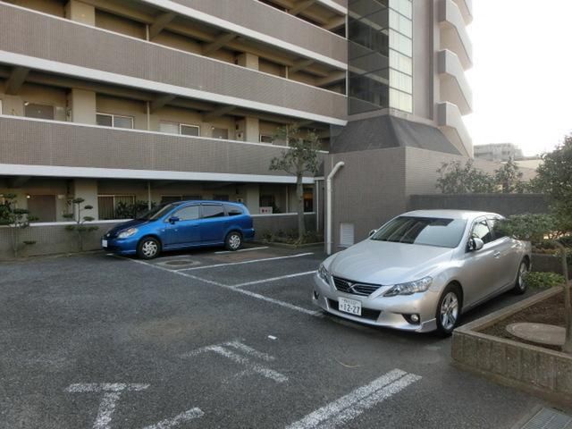 駐車場　敷地内駐車場