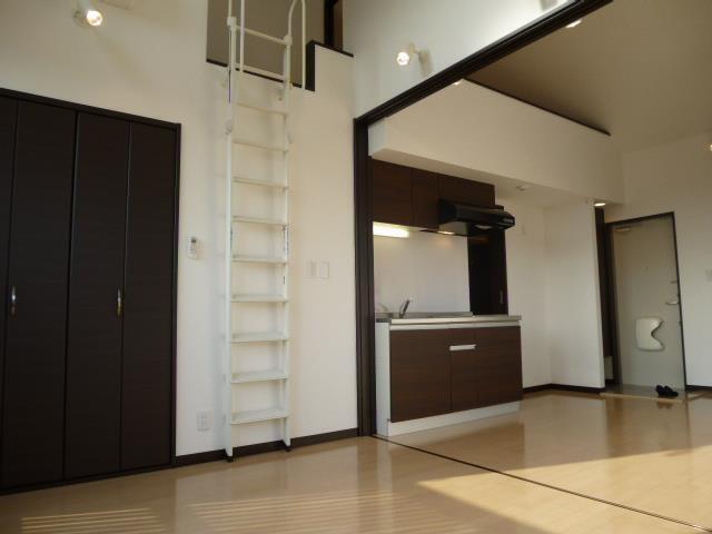 居室・リビング　開放感のあるゆったりとしたお部屋です♪