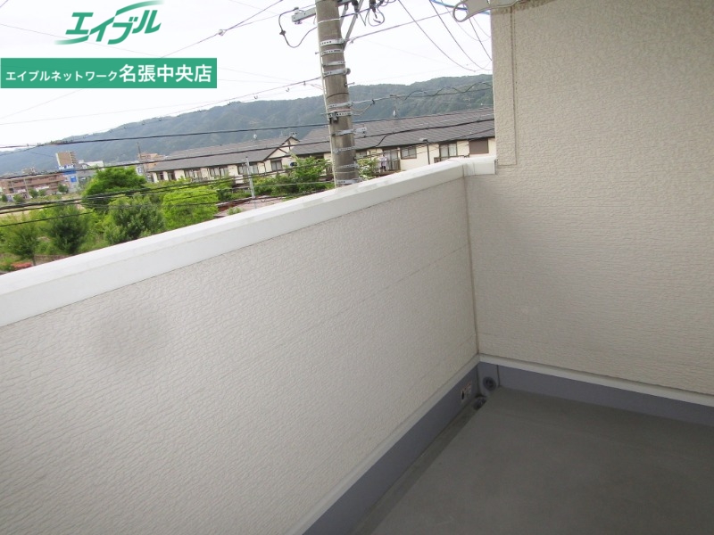 バルコニー　同建物別部屋反転タイプ