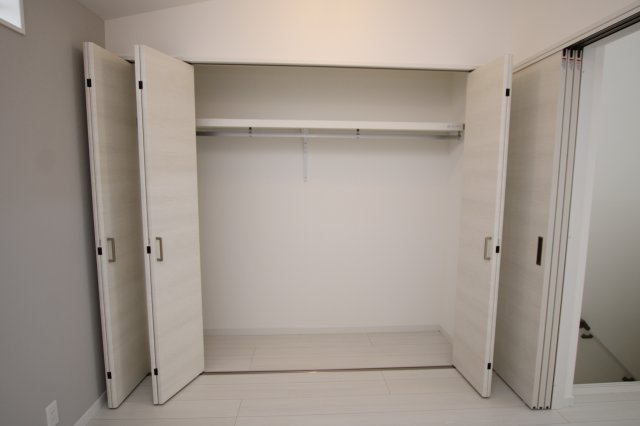 収納　※同建物ほかのお部屋の写真です。