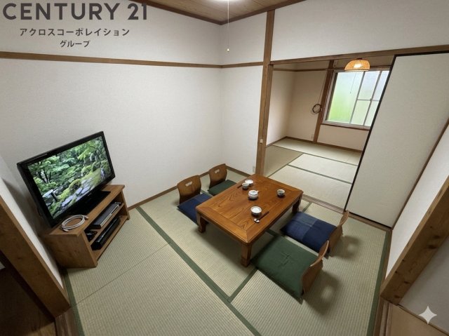 居室・リビング　画像中の家具はAI加工により配置加工しているため付属しません
