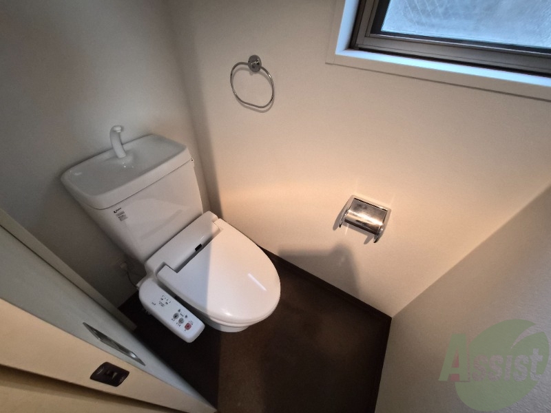 トイレ　トイレは綺麗でウォッシュレットも付いて快適にお使い頂けます。
