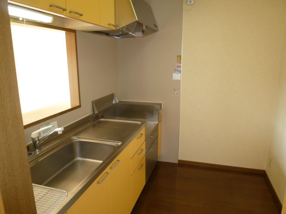 キッチン　６畳の洋室です
