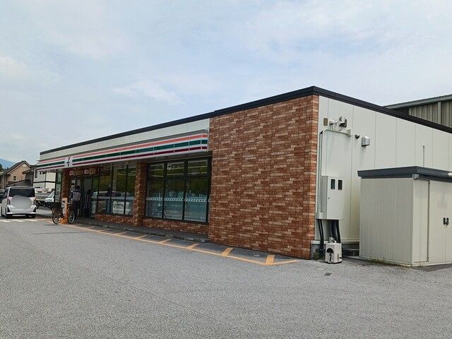 コンビニ　セブンイレブン長浜球場前店様（コンビニ）まで820m