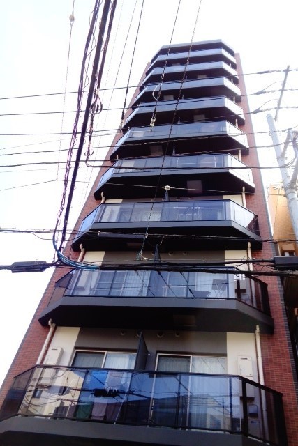 建物外観　１０階建ての賃貸マンション
