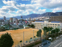 中学校　神戸市立御影中学校（中学校）まで359m