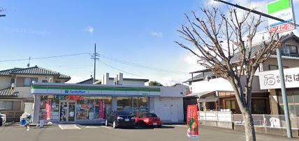 コンビニ　ファミリーマート（コンビニ）まで490m