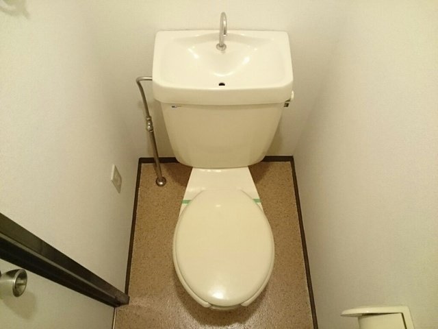 トイレ　清潔感のあるトイレです