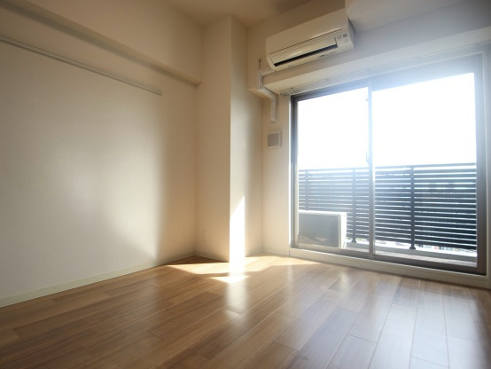 居室・リビング　※写真は同じマンションの違う部屋のものになります。