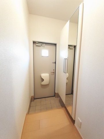 玄関　シンプルで使いやすい玄関です