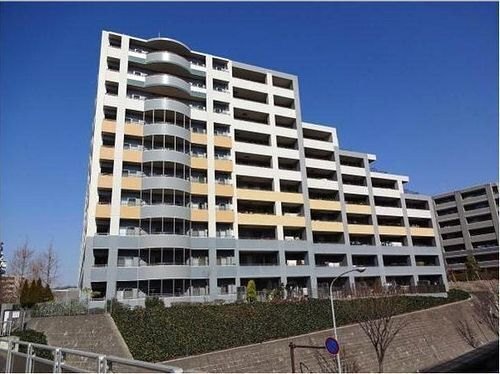 建物外観　オートロック完備